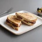 Sucuklu Tost